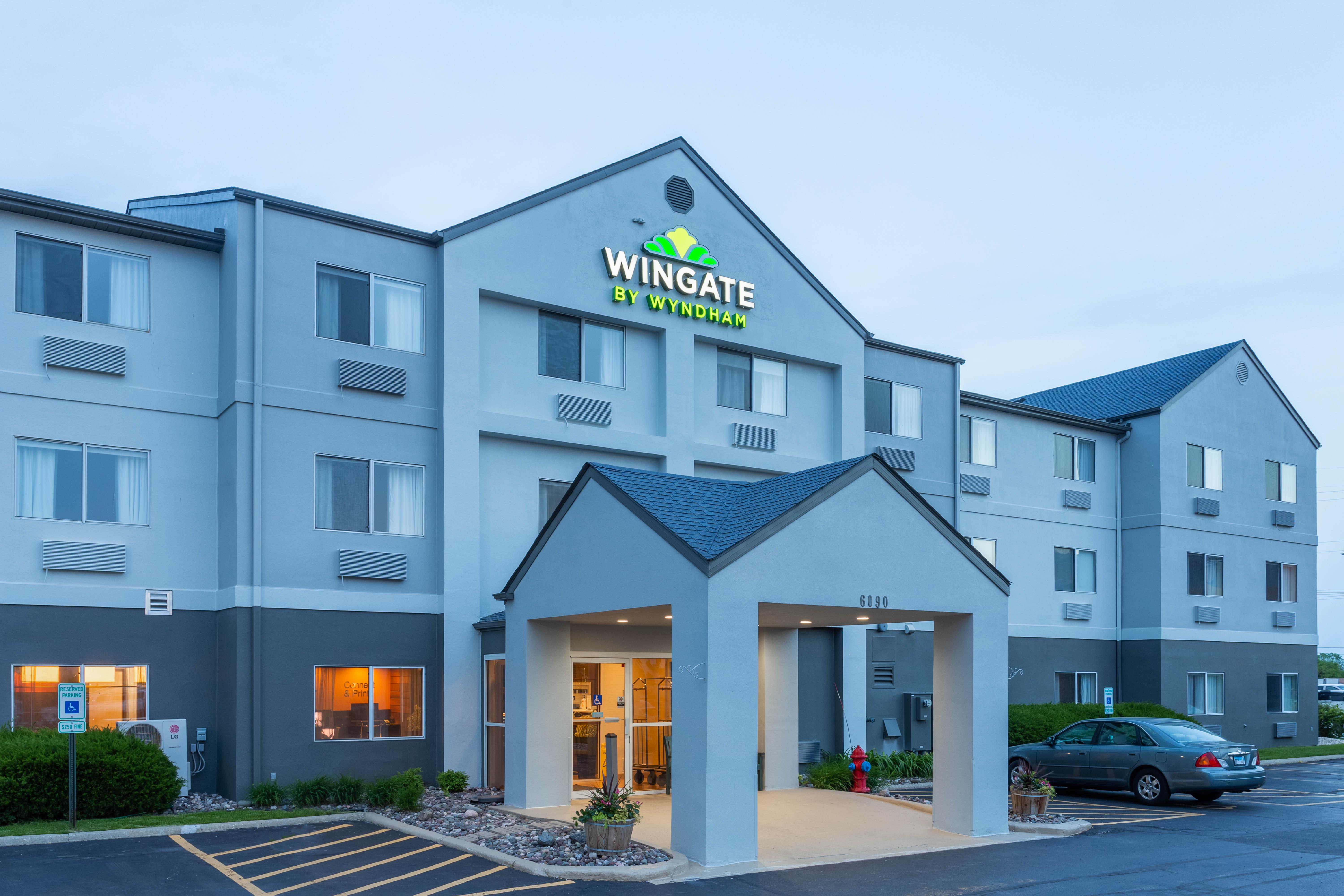 Wingate By Wyndham Gurnee Hotel Exterior photo